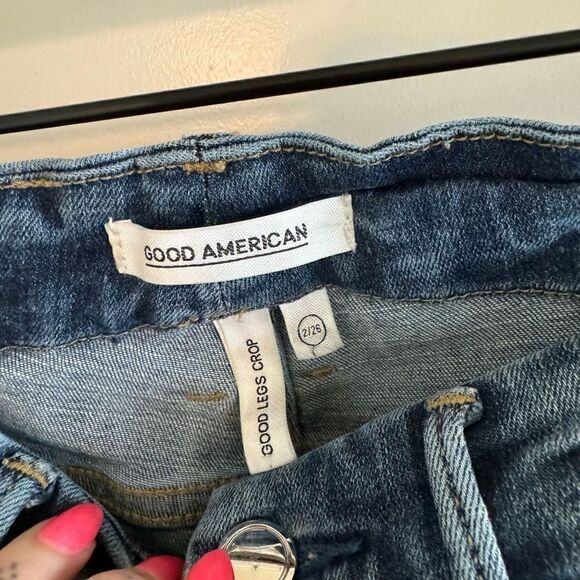 Good American Good Legs Crop Jeans - Picture 8 of 10